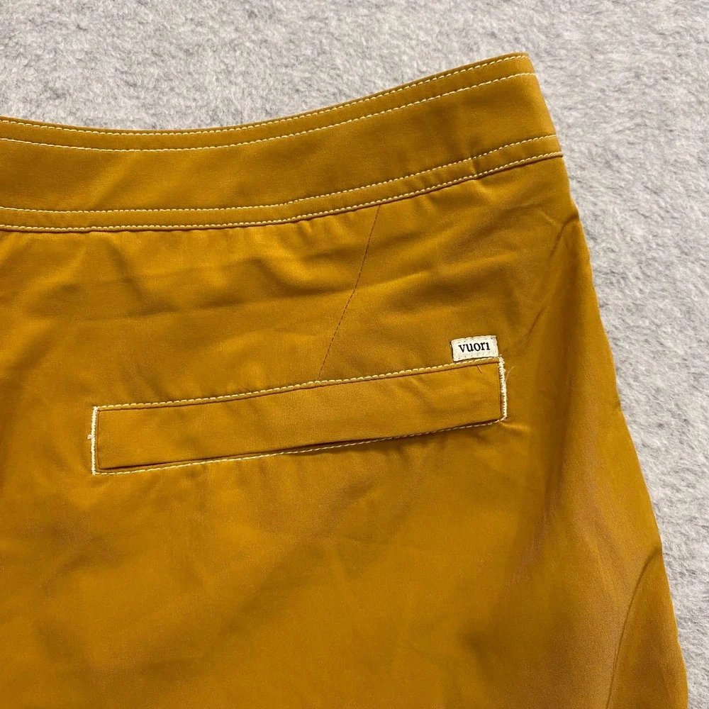 Vuori Shorts Mens 33 Dark Golden Heather Puerto Boardshort V3004